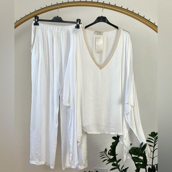 Made in Italy Satin Set - Picture 5 of 10